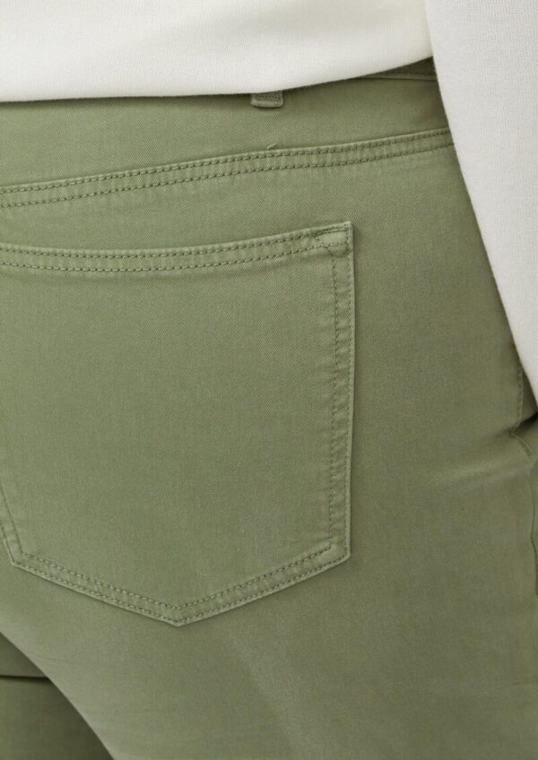 Jeans / Regular Fit / Mid Rise / Slim Leg