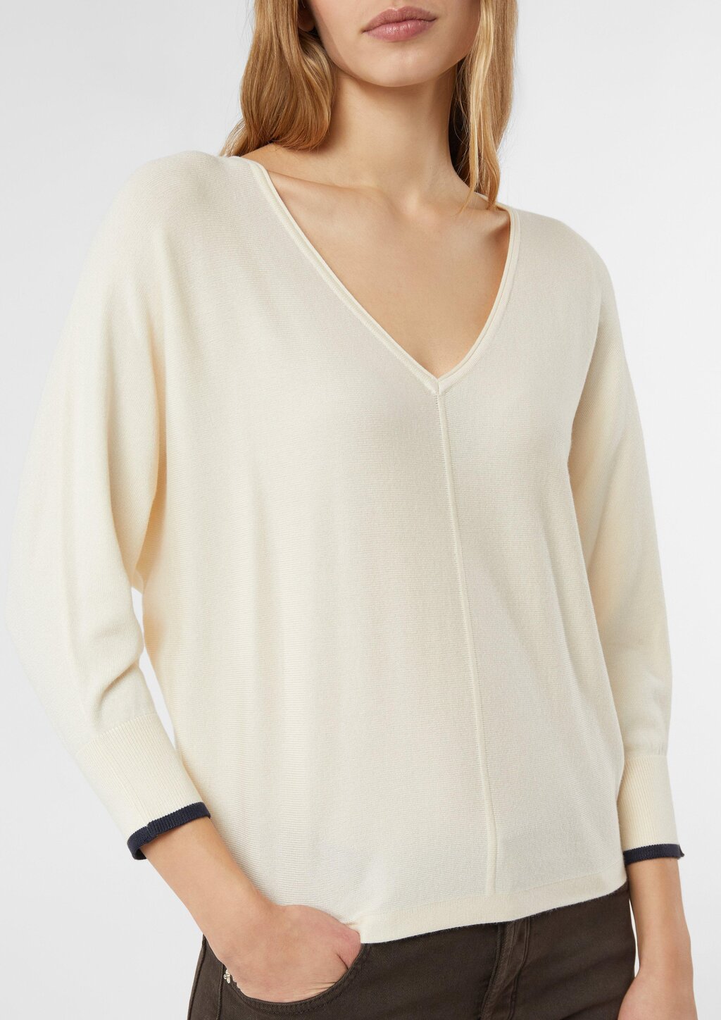 Feinstrickpullover mit Fledermausärmeln und Kontraststreifen