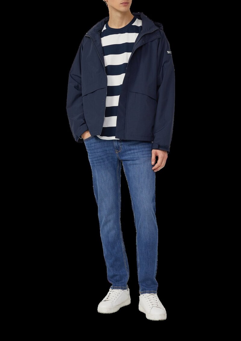 Windbreaker aus Nylon mit versteckter Kapuze