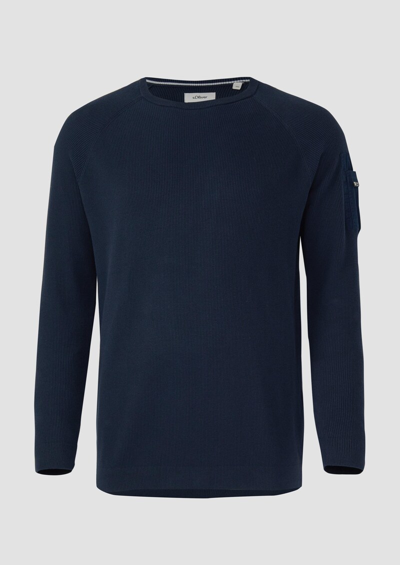 Strukturierter Raglanpullover aus Baumwolle mit Ärmeltasche