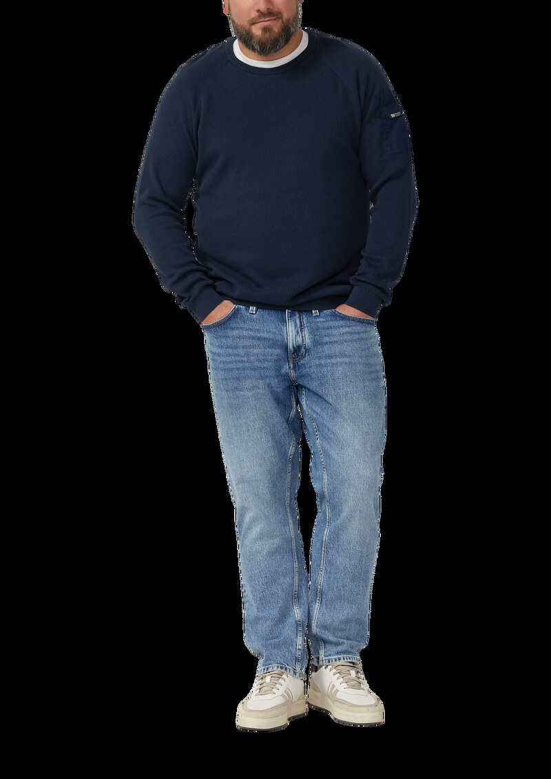 Strukturierter Raglanpullover aus Baumwolle mit Ärmeltasche