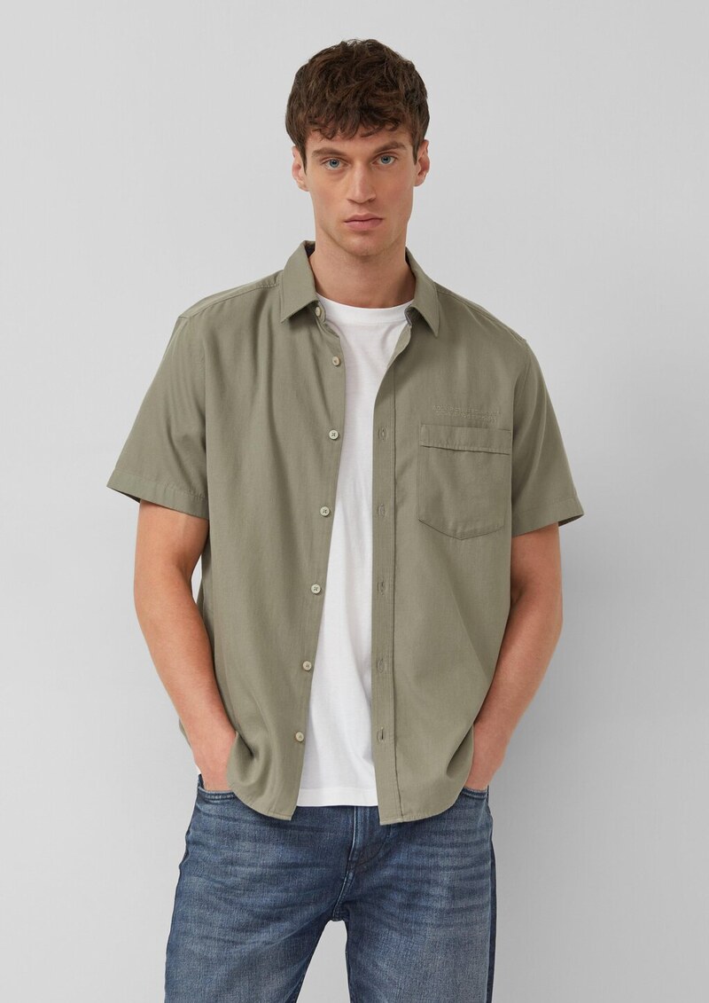 Regular Fit: Leichtes Kurzarmhemd mit Stickerei