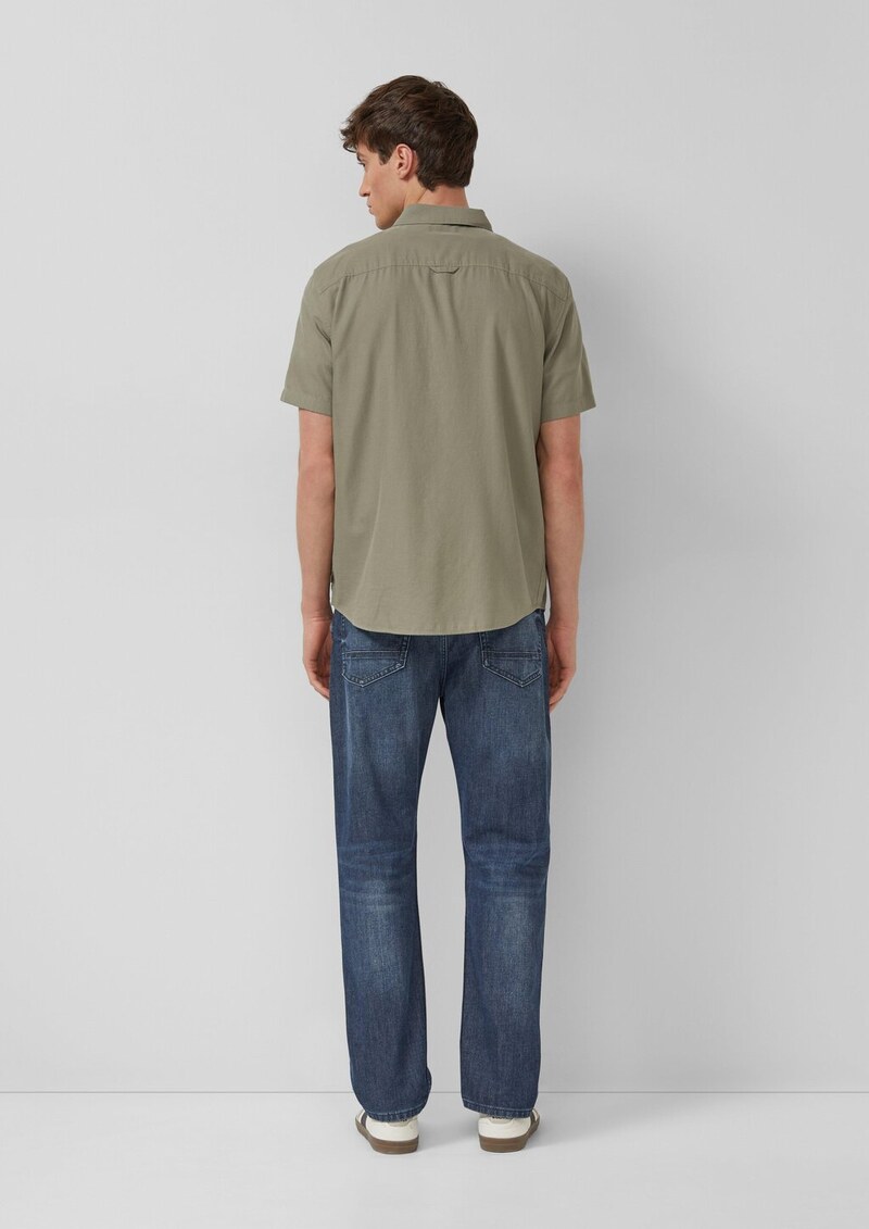 Regular Fit: Leichtes Kurzarmhemd mit Stickerei