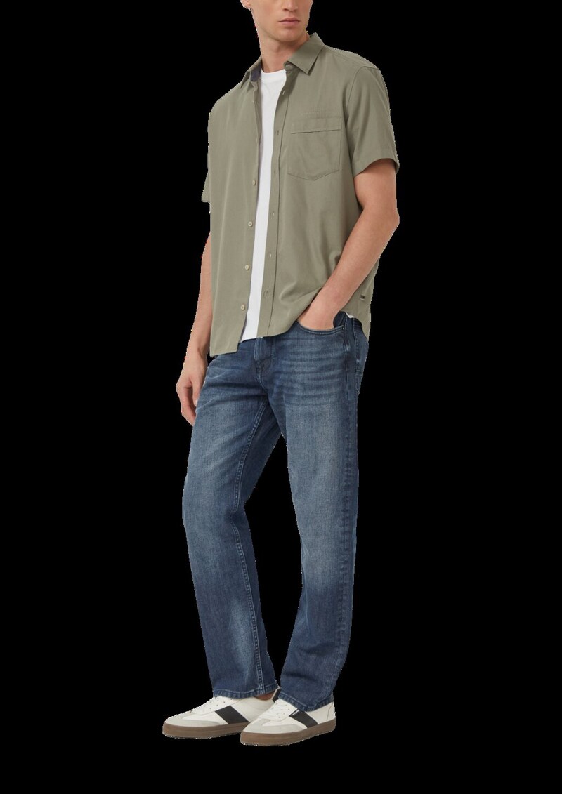 Regular Fit: Leichtes Kurzarmhemd mit Stickerei