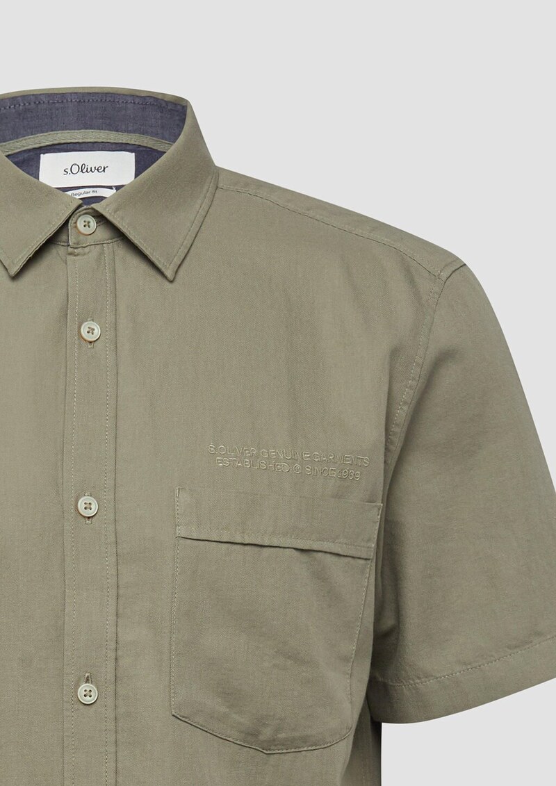 Regular Fit: Leichtes Kurzarmhemd mit Stickerei