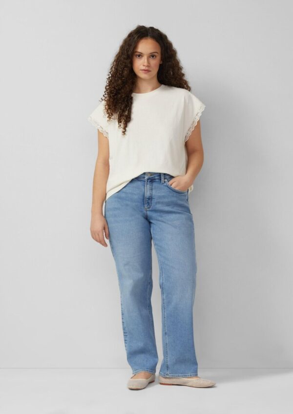 Jeans / Slim Fit / Mid Rise / Straight Leg