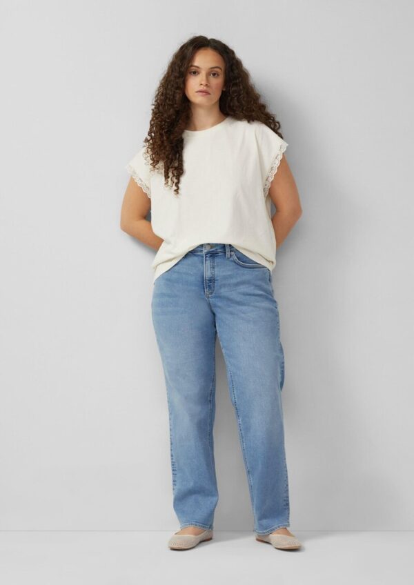 Jeans / Slim Fit / Mid Rise / Straight Leg