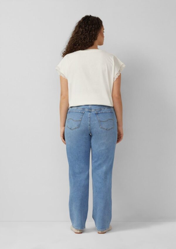 Jeans / Slim Fit / Mid Rise / Straight Leg