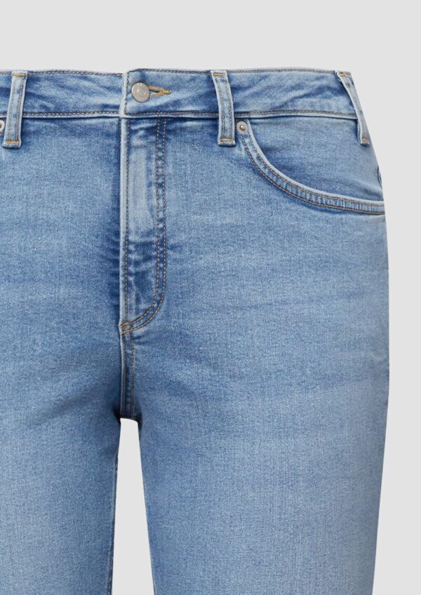 Jeans / Slim Fit / Mid Rise / Straight Leg