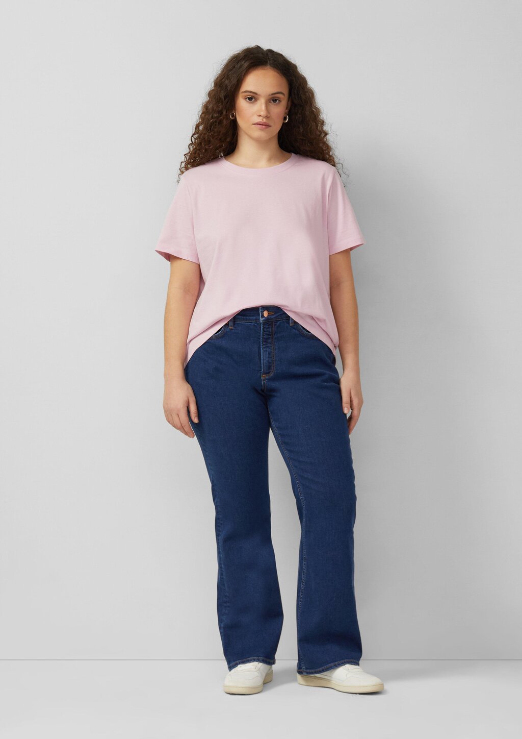 Jeans / Slim Fit / Mid Rise / Bootcut Leg