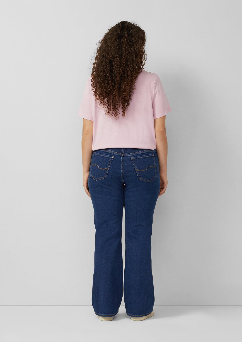 Jeans / Slim Fit / Mid Rise / Bootcut Leg