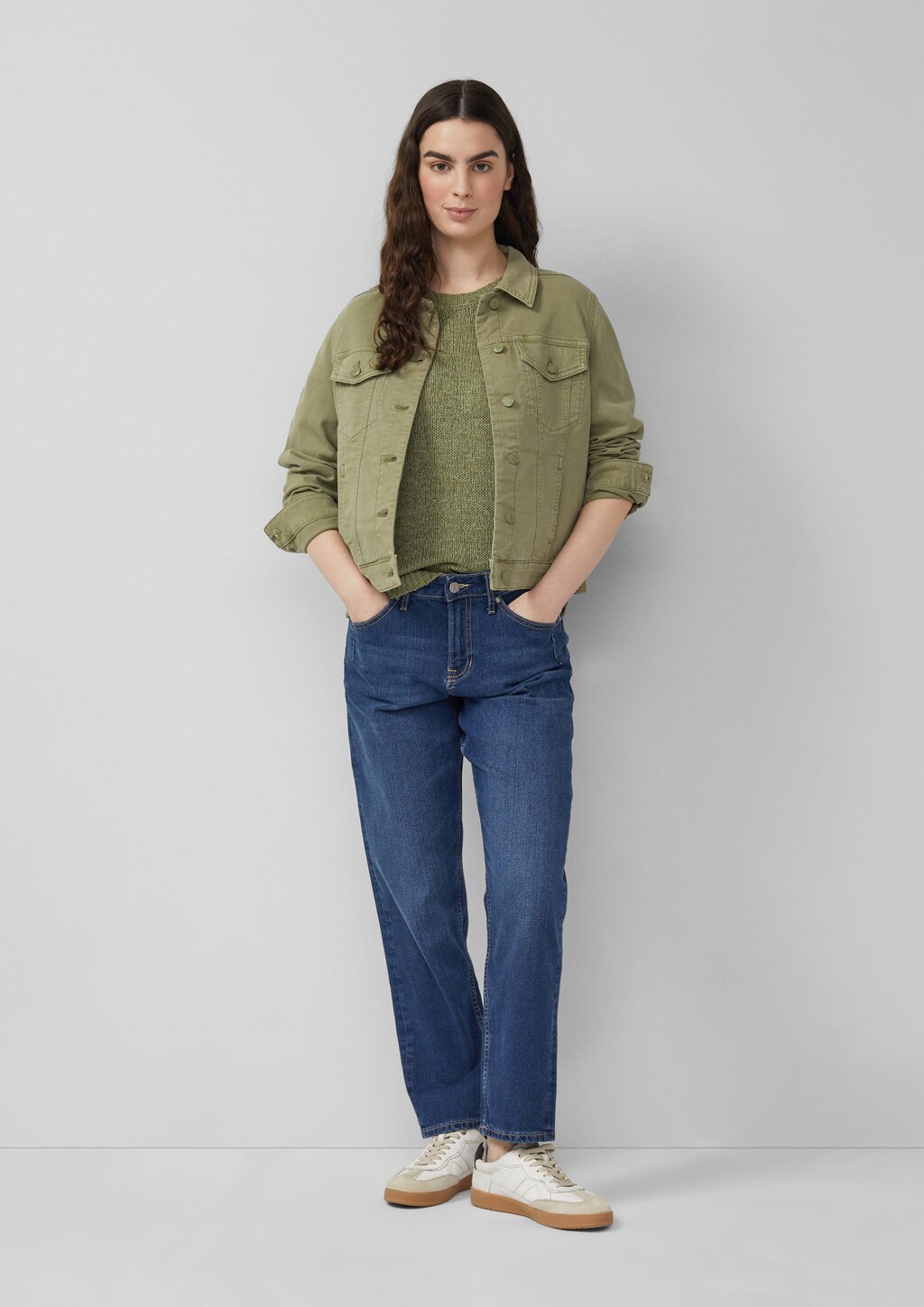 Strickpullover aus Bändchengarn mit Dreiviertelärmeln