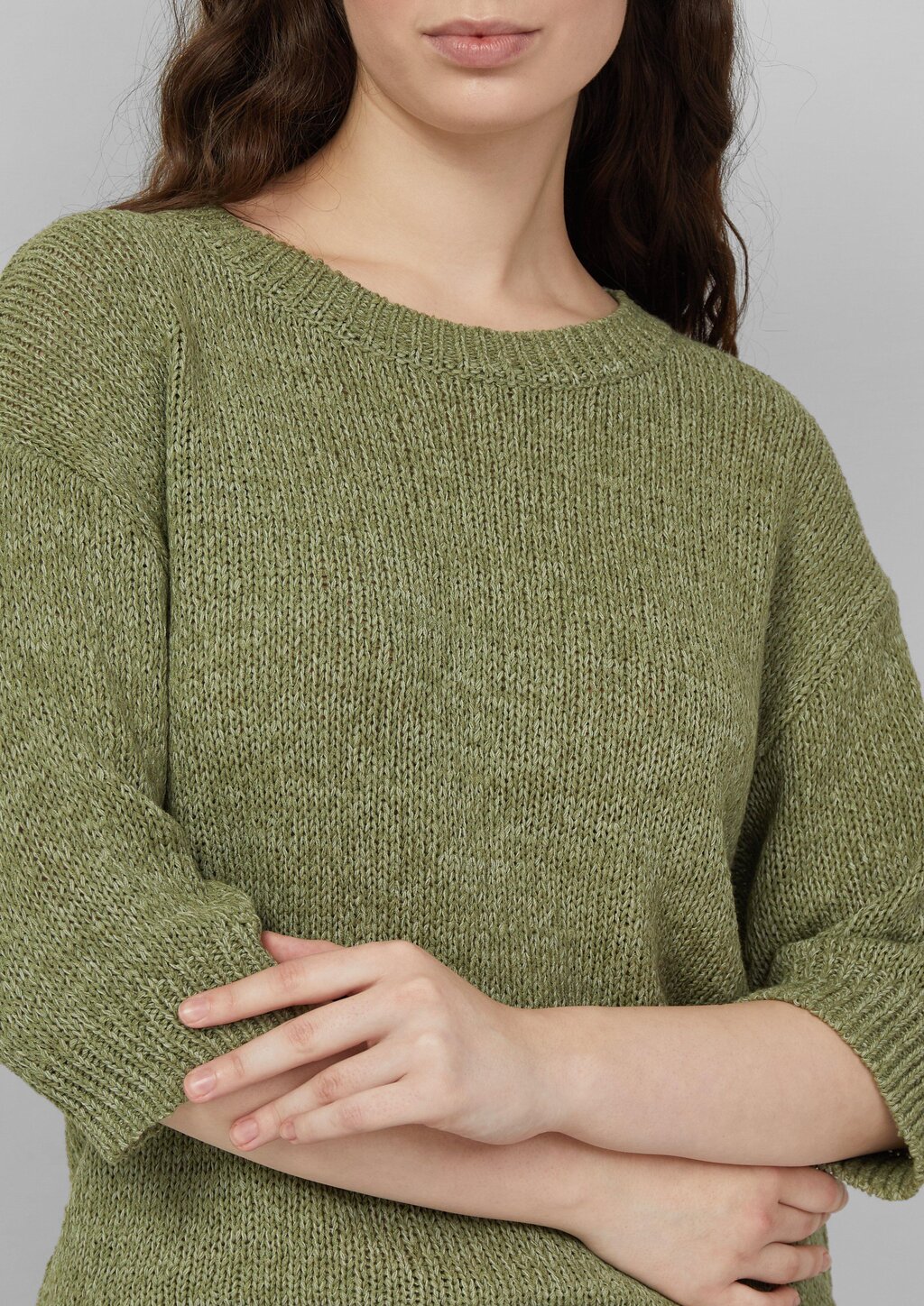 Strickpullover aus Bändchengarn mit Dreiviertelärmeln