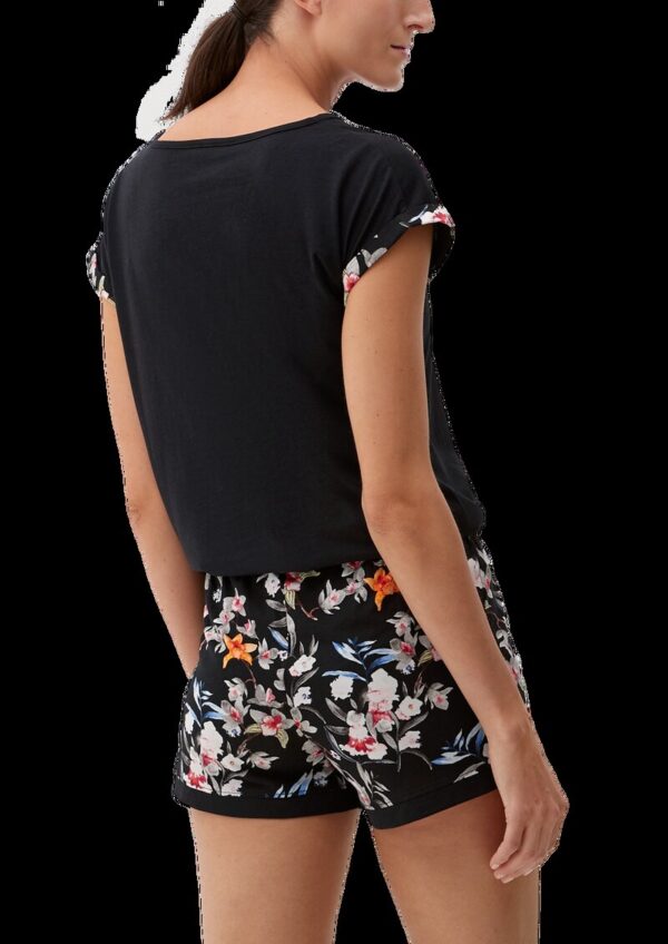 Kurzer Pyjama mit floralem Print