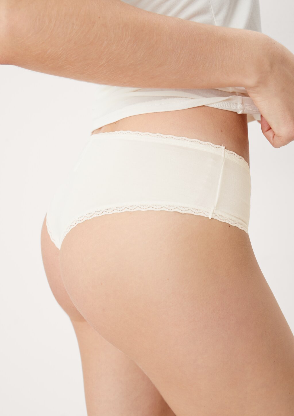 String mit Spitzendetails