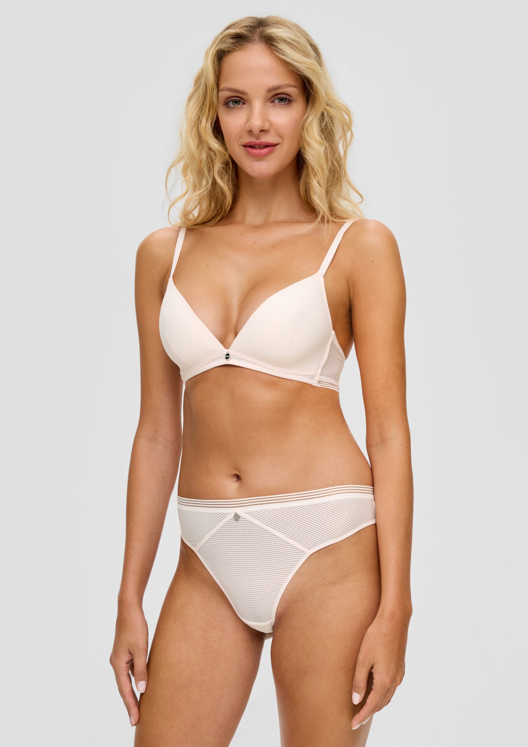 String mit Mesh-Details