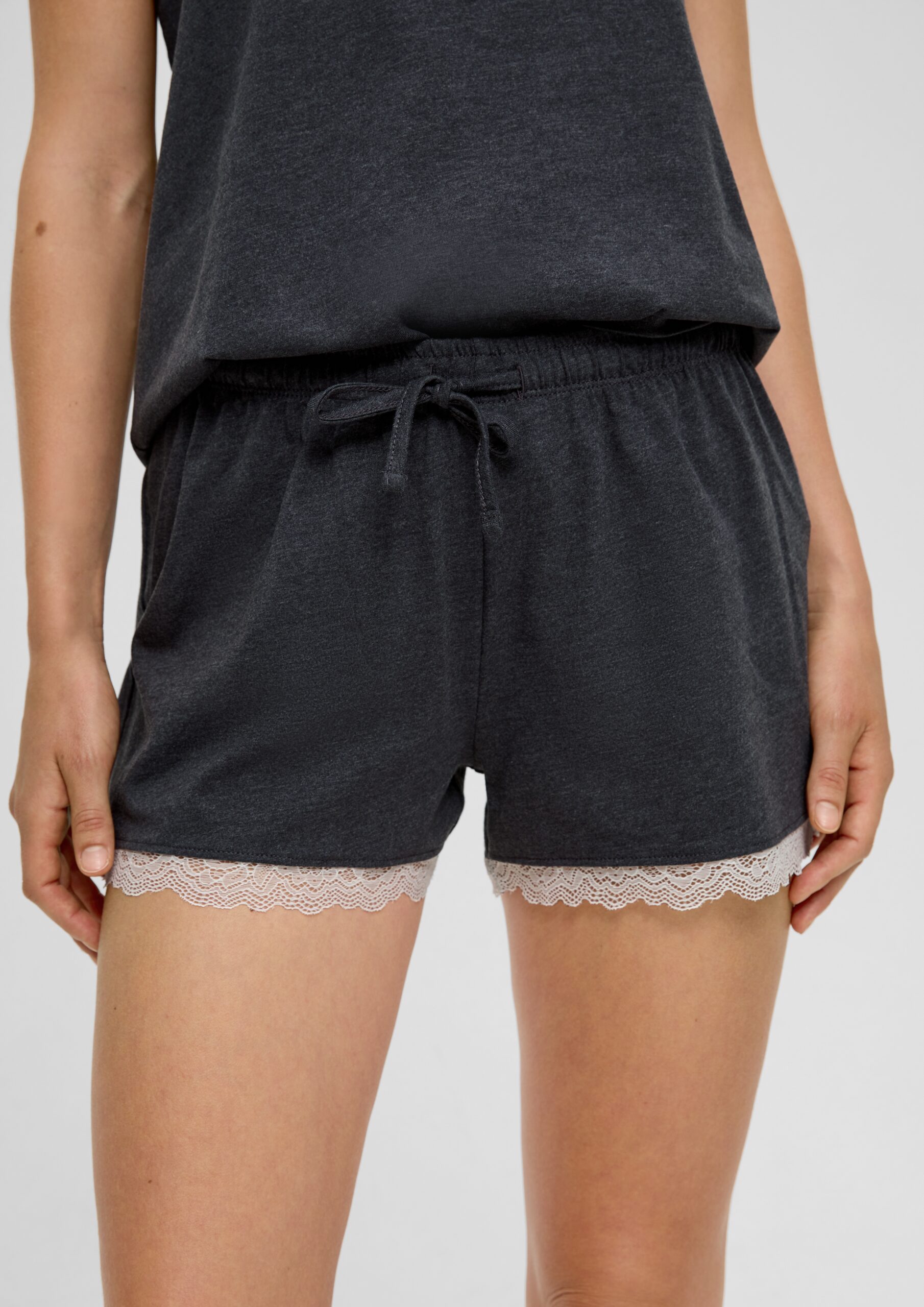 Kurzes Pyjamaset mit Spitzen-Saum