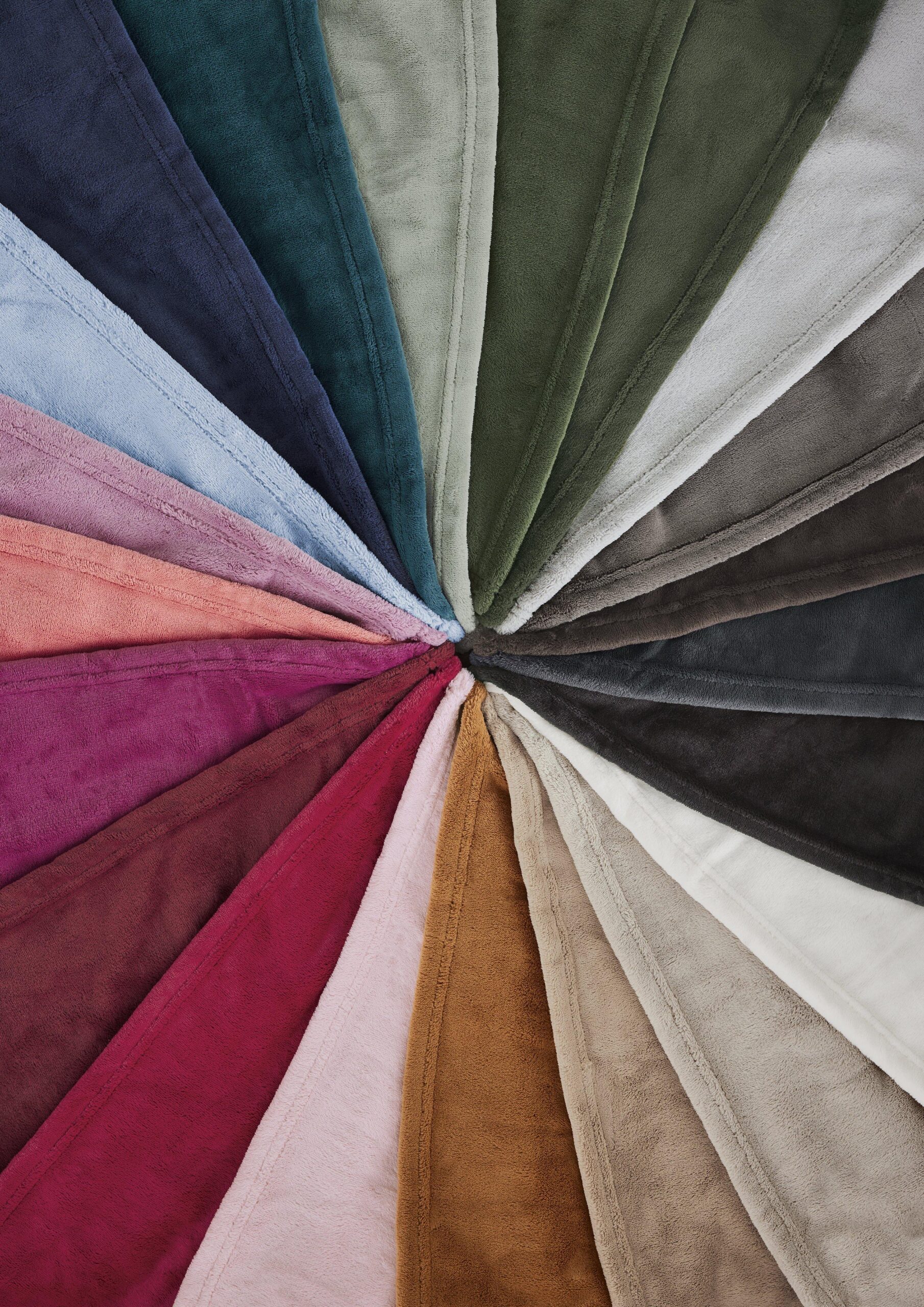 Weiche Decke mit Logo-Detail