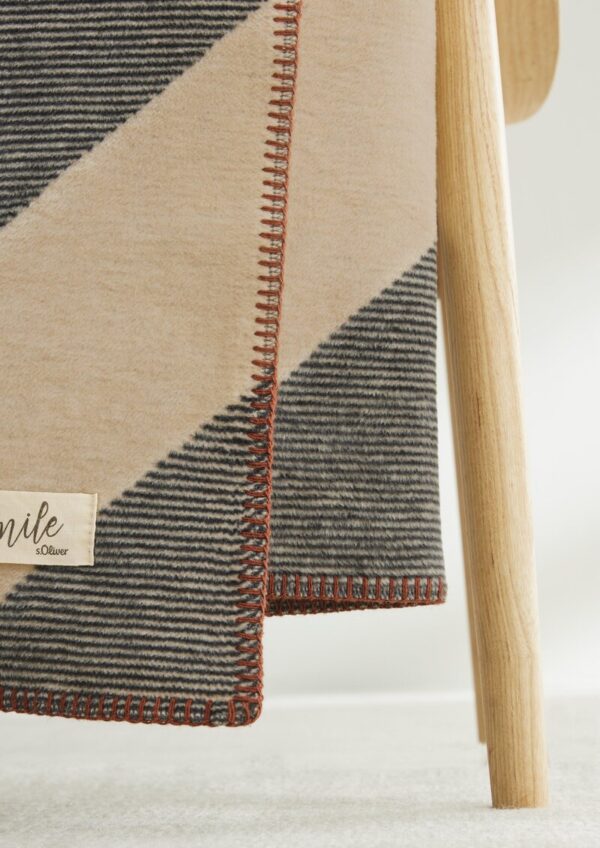 Jacquard-Decke mit Streifenmuster