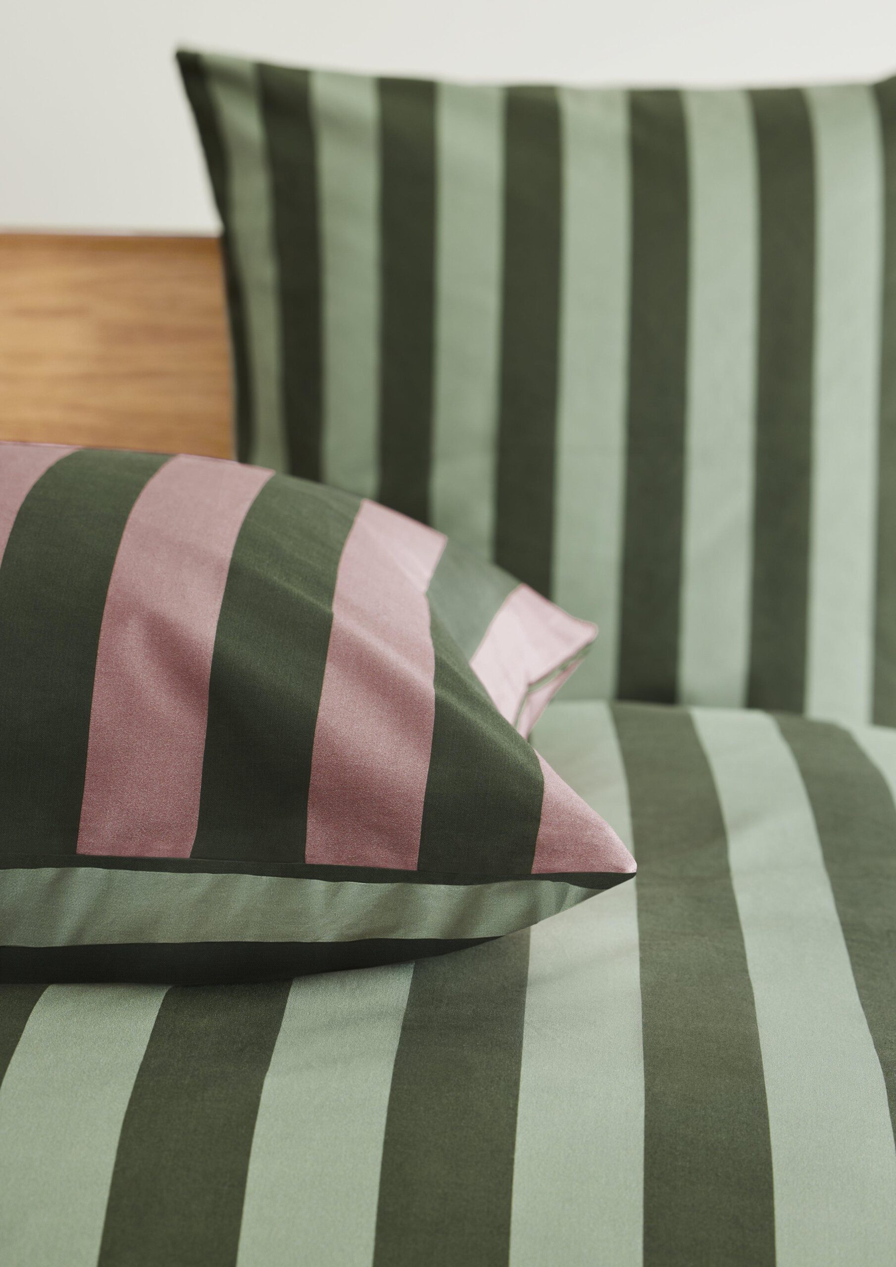 Bettwäsche-Set im Streifen-Design