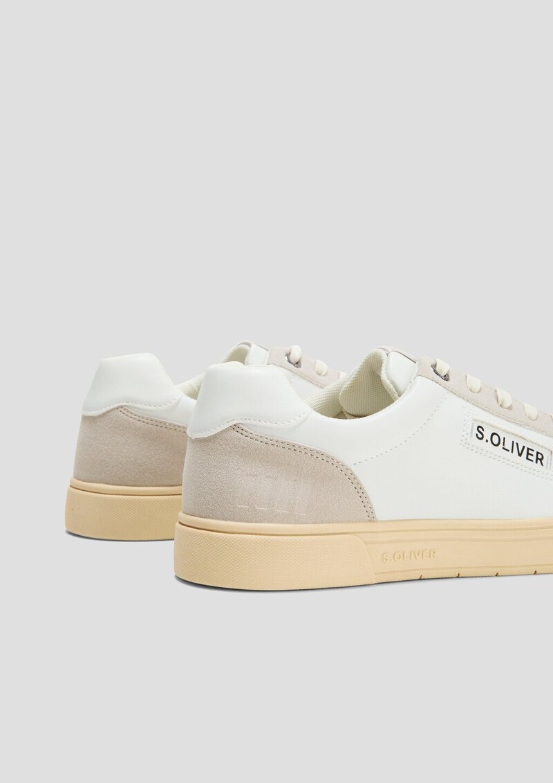 Schnürer im klassischen Look