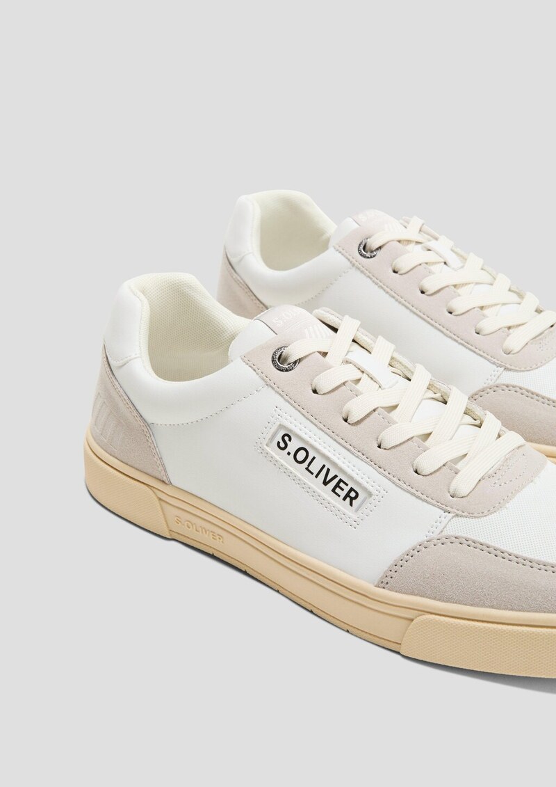 Schnürer im klassischen Look