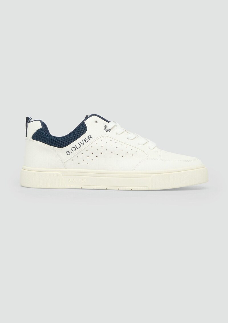 Cleane Sneaker mit Cut-out-Details