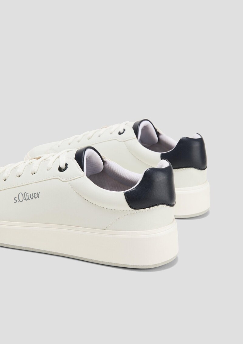 Sneaker in Leder-Optik