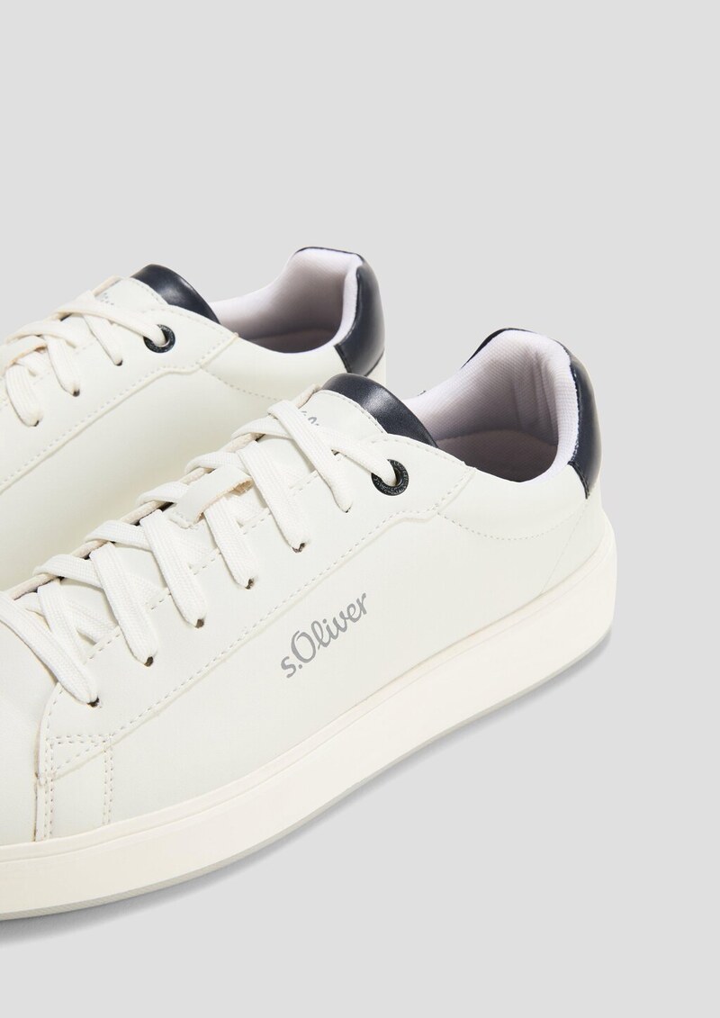 Sneaker in Leder-Optik