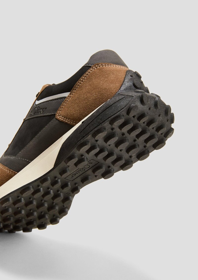 Sneaker aus Echtleder