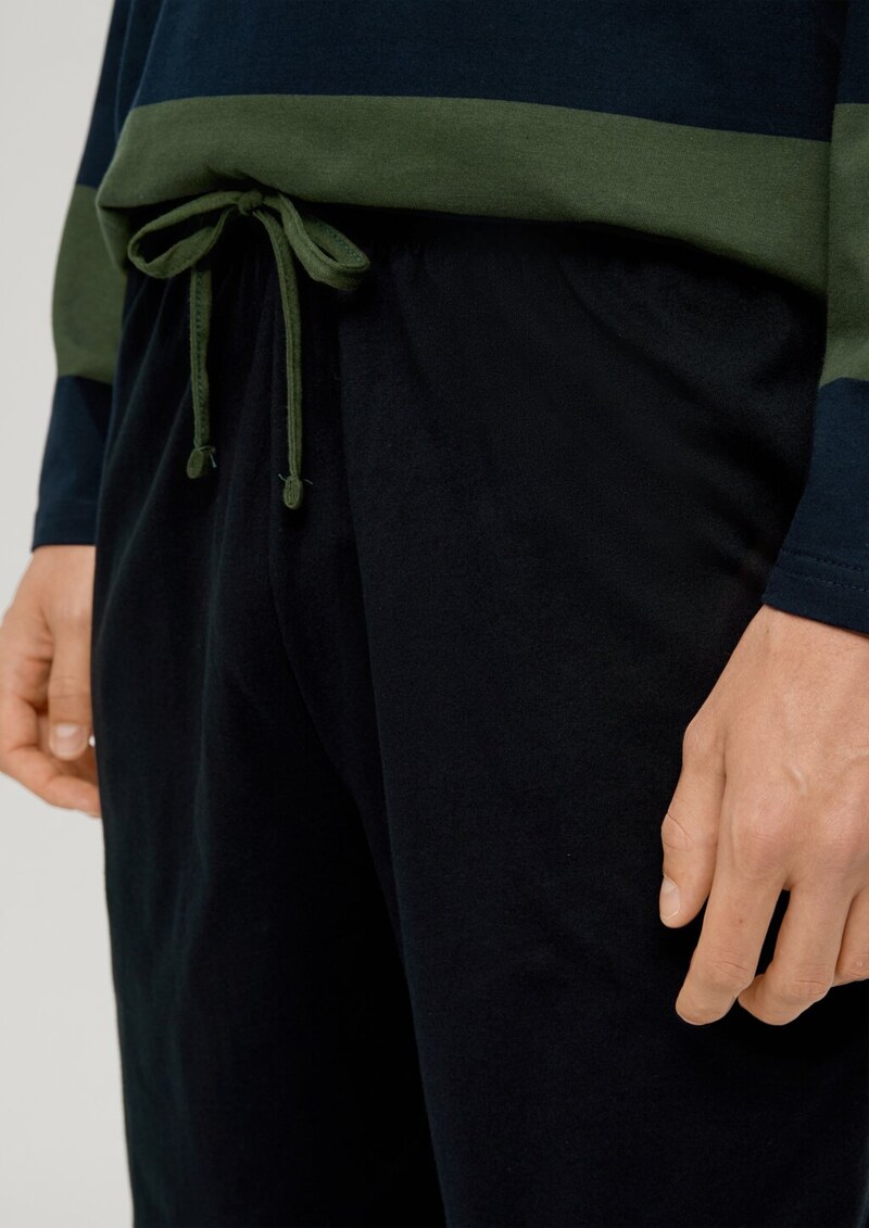 Langer Pyjama aus Baumwolle