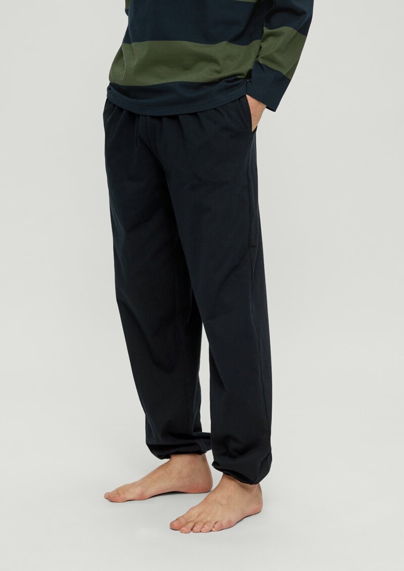 Langer Pyjama aus Baumwolle