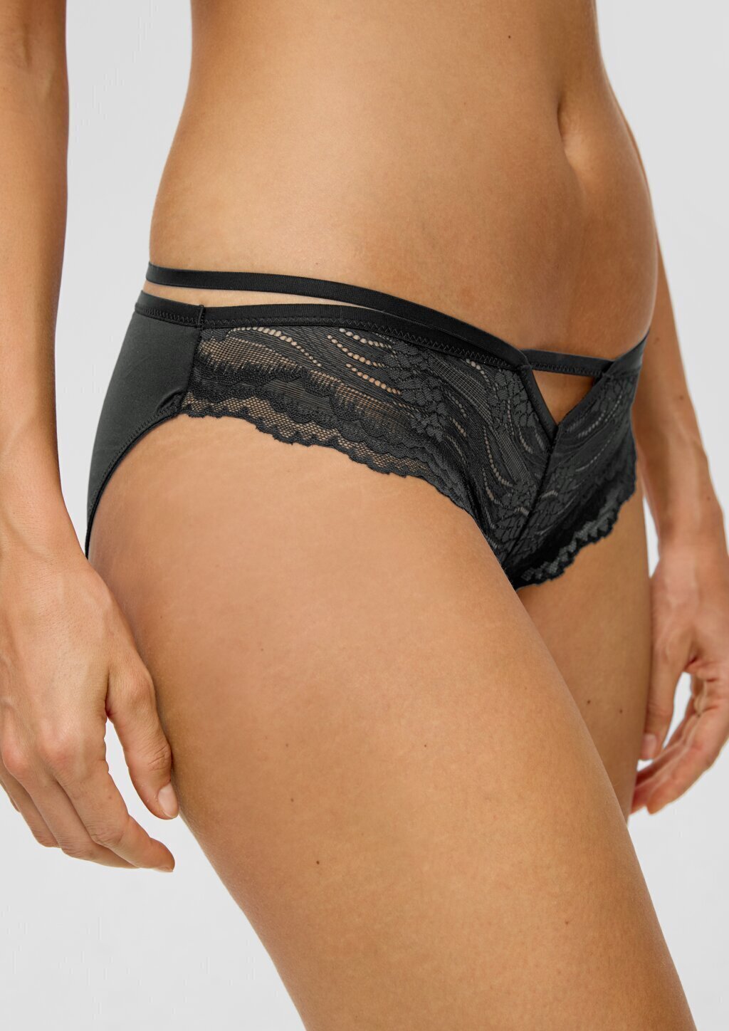 Panty mit Spitze