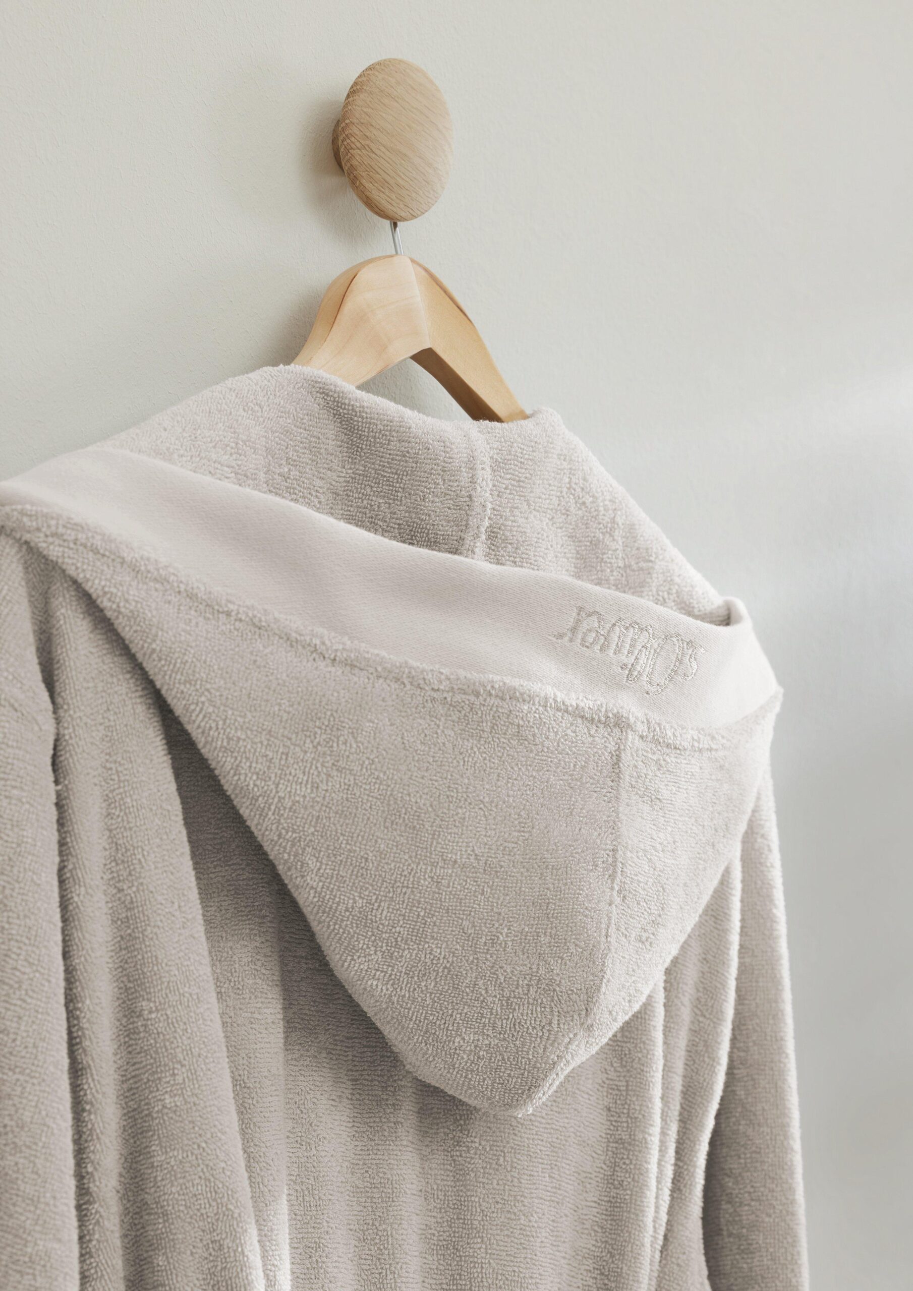 Frotteebademantel mit Kapuze