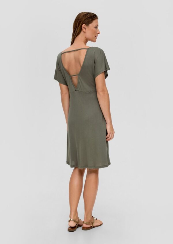 Viskose-Strandkleid mit Rückenausschnitt