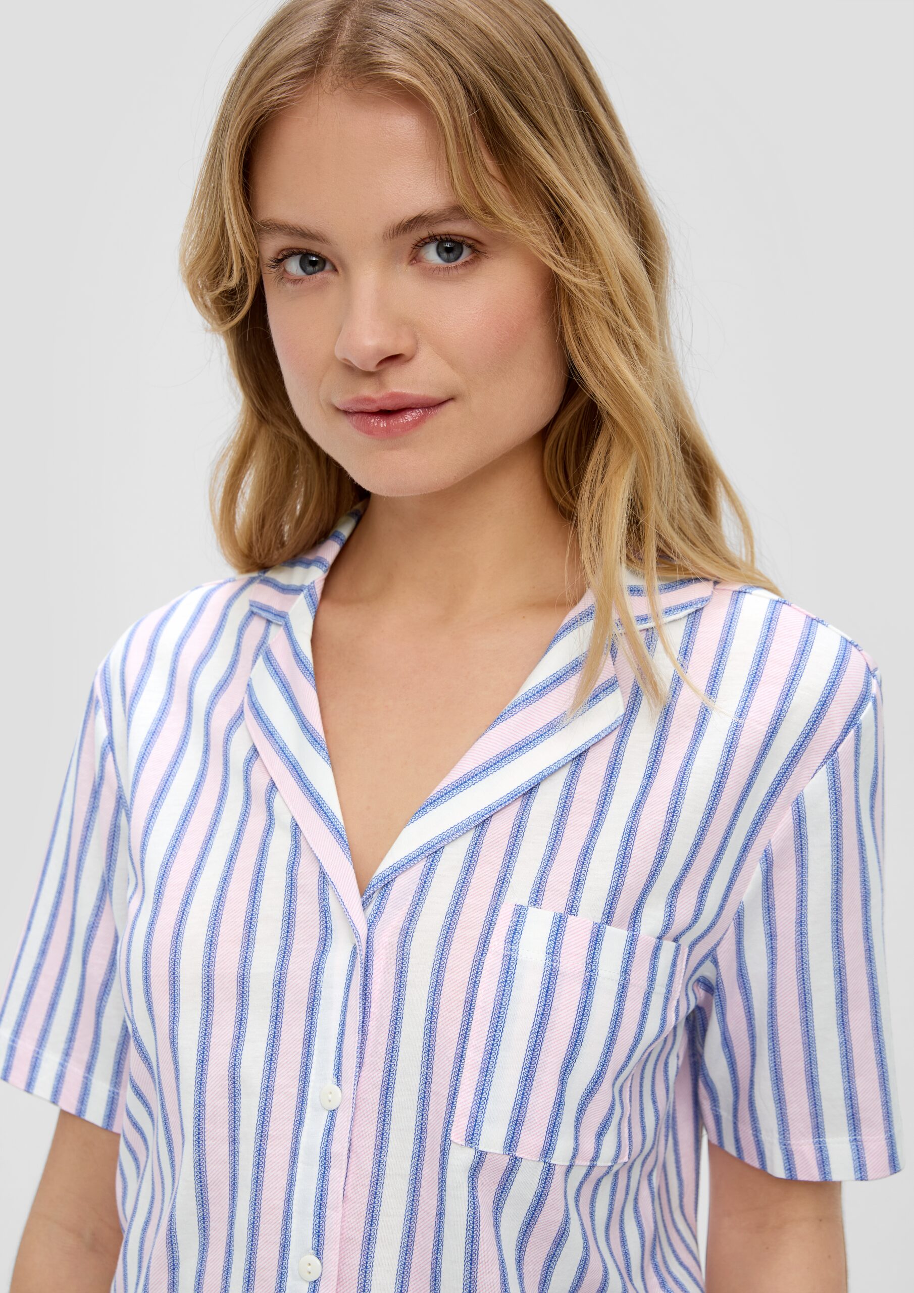 Kurzes Pyjama-Set mit All-over-Print