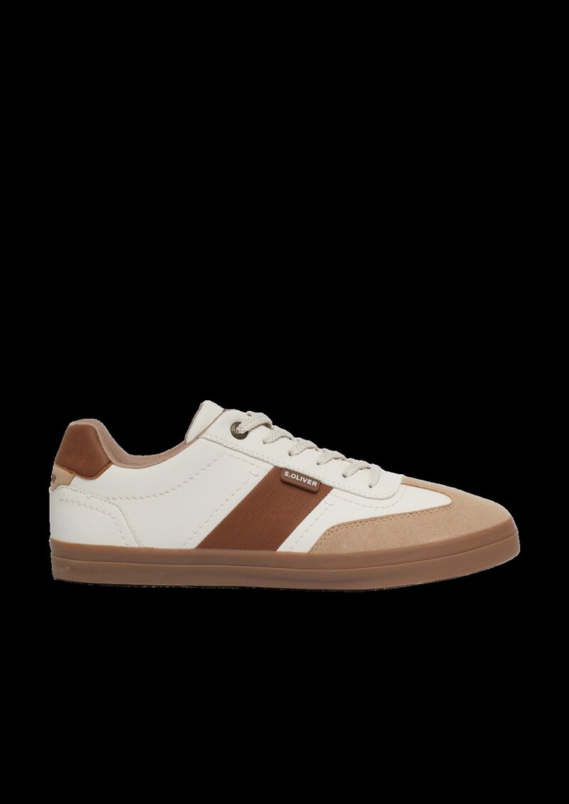 Klassische Schnürer mit Kontrast-Detail