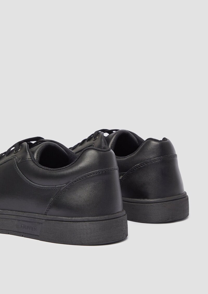 Schnürer aus Leder mit Logo-Detail