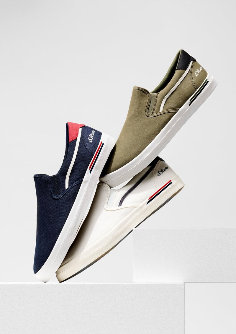 Textil-Slipper mit Gummisohle und Logo-Detail