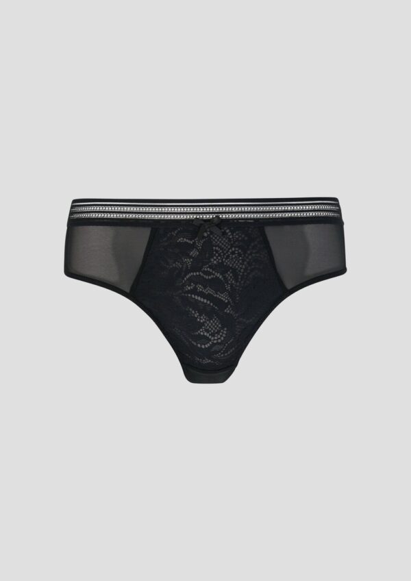 String in semitransparenter Mesh-Optik