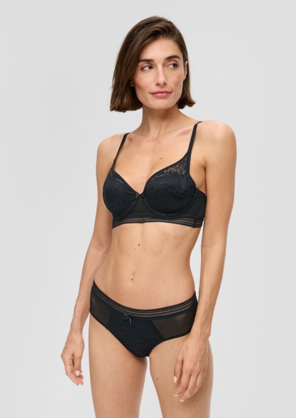 String in semitransparenter Mesh-Optik