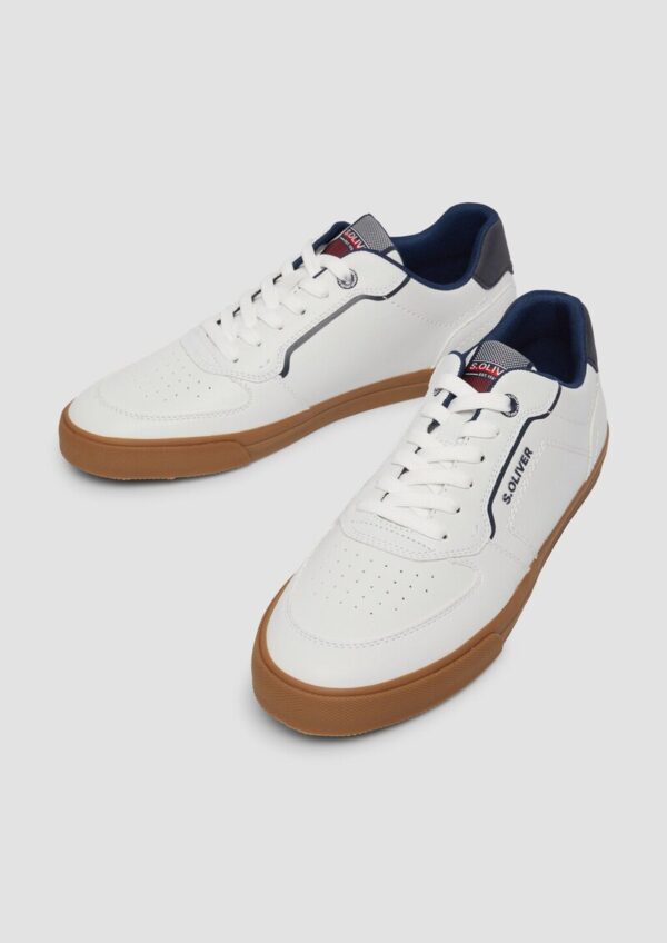 Sneaker mit Kontrast-Details