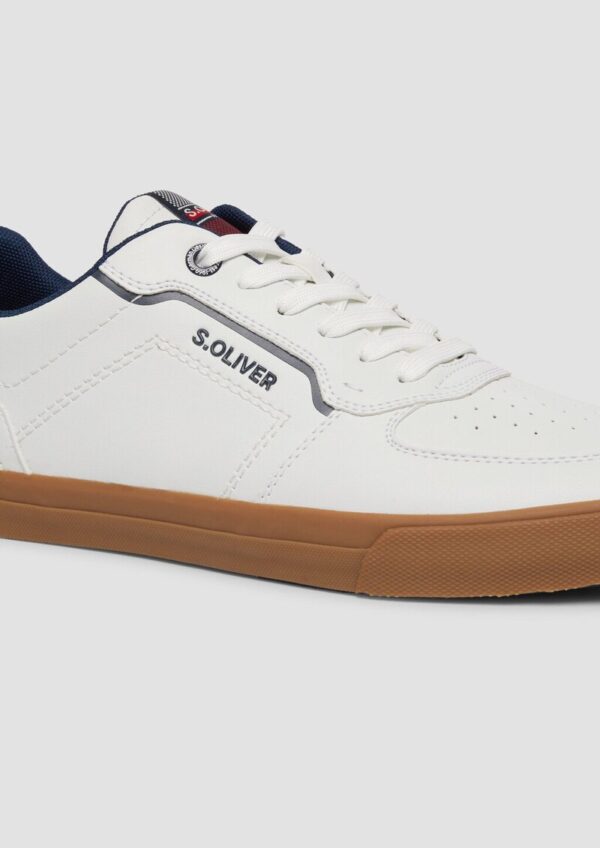 Sneaker mit Kontrast-Details