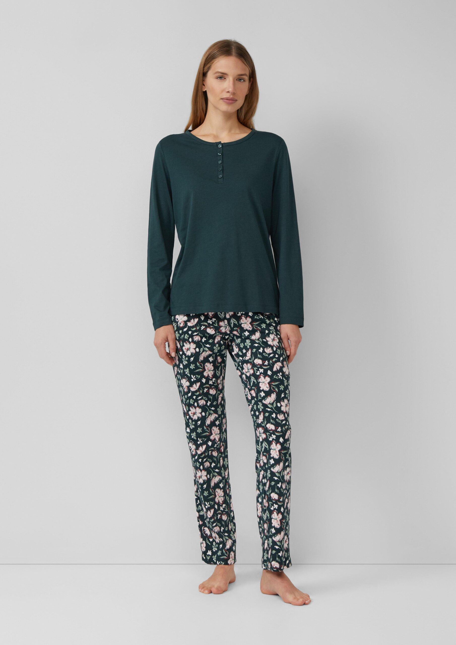 Unifarbenes Pyjama-Oberteil mit kurzer Zierknopfleiste