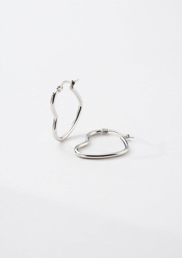 Herzförmige Creolen aus Edelstahl