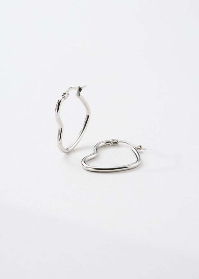 Herzförmige Creolen aus Edelstahl