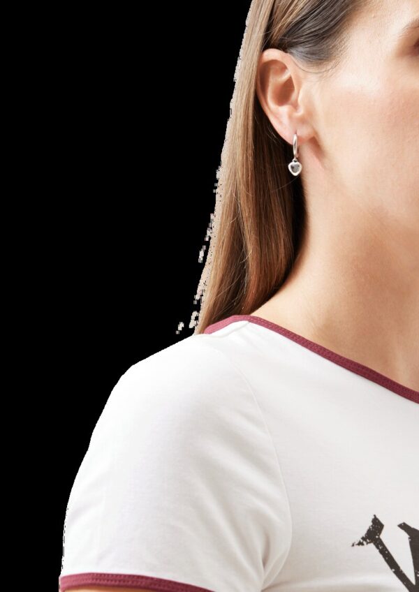 Silberne Ohrringe mit Herz-Detail