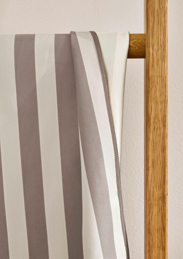 Strandlaken im Streifen-Design