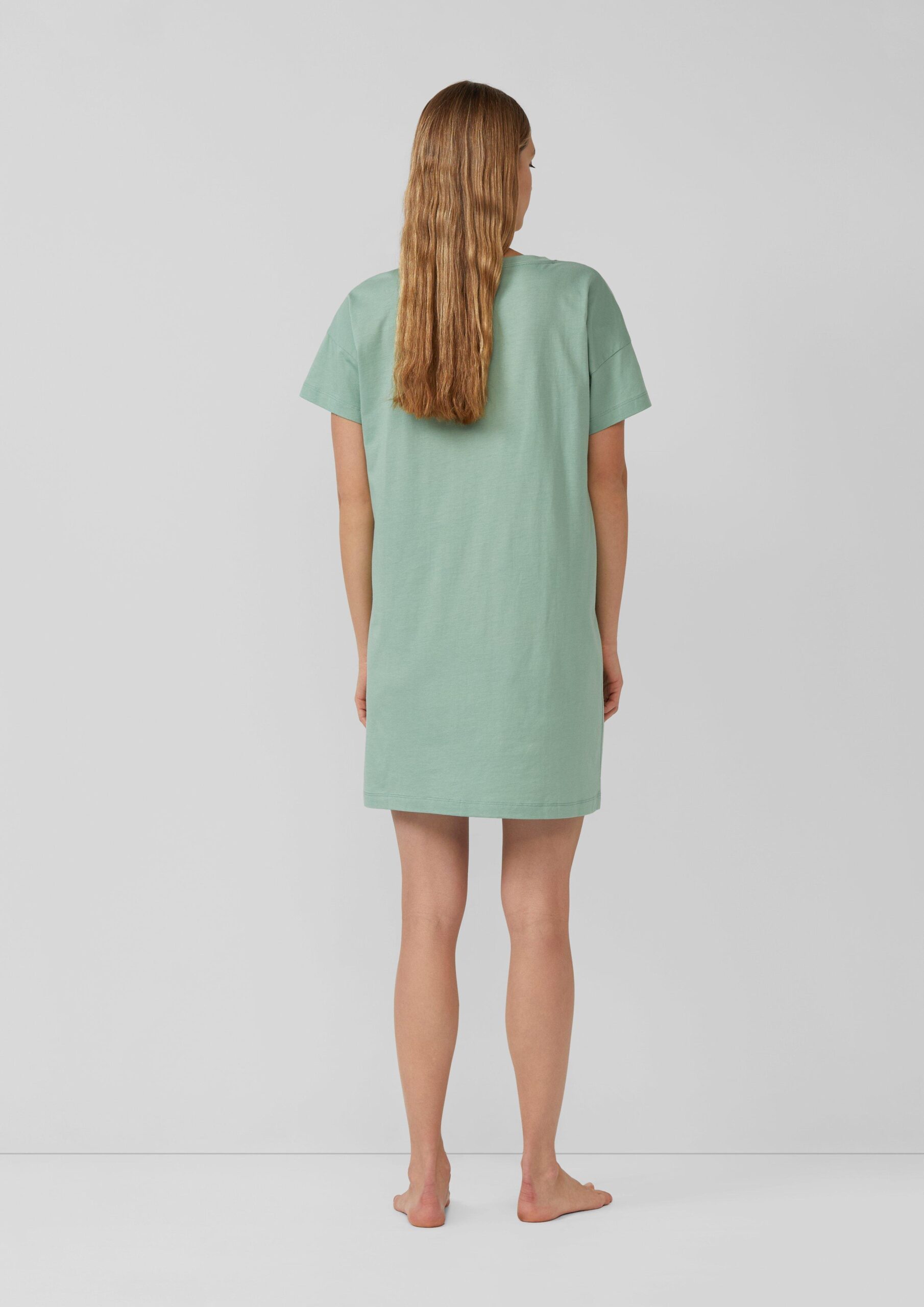 Nachthemd mit kleinem Frontprint und Rundhalsausschnitt