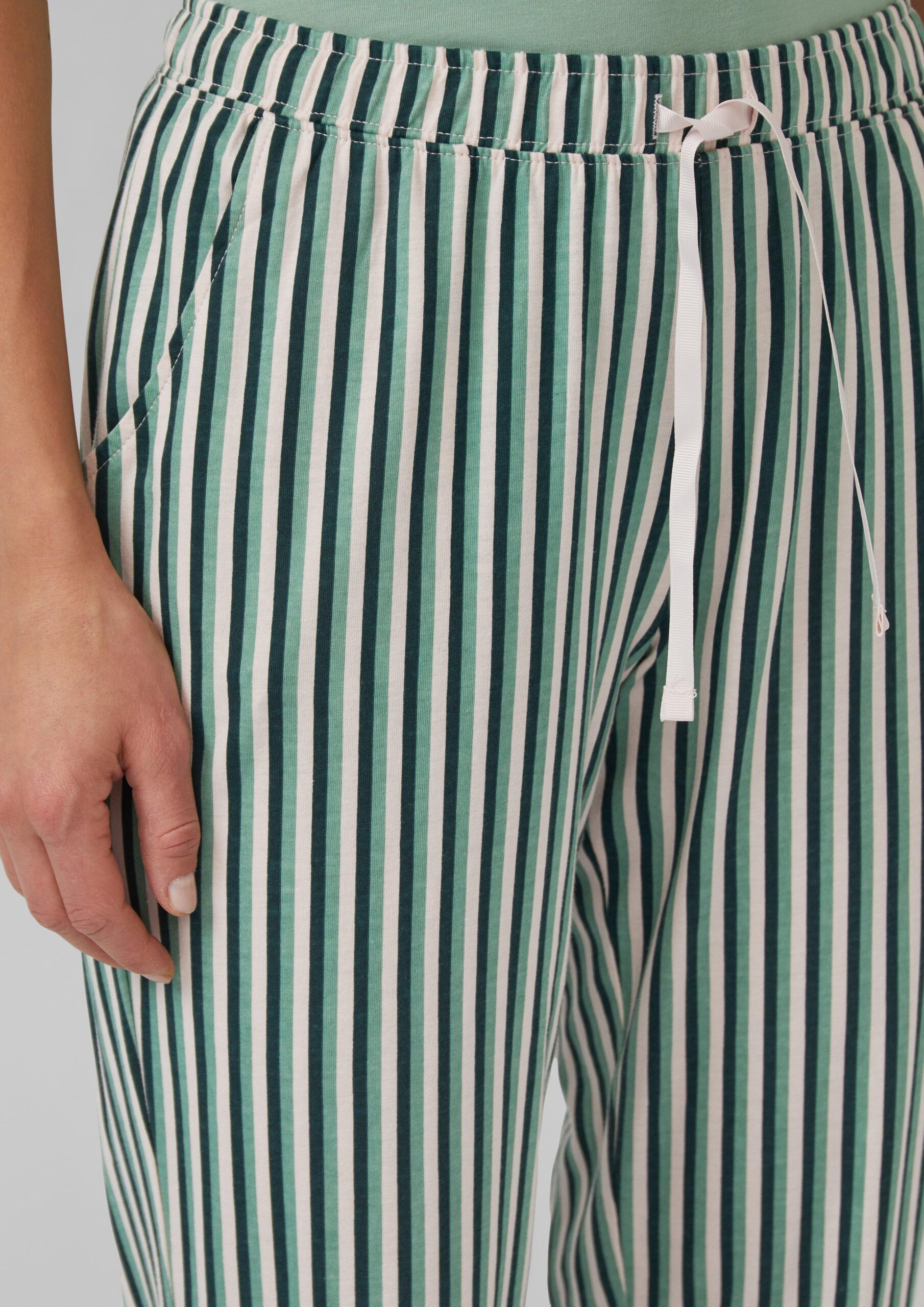 Pyjama-Hose mit floralem-Print und Gummizugbund